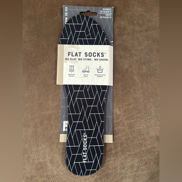 Flat Socks - Picture 1 of 3